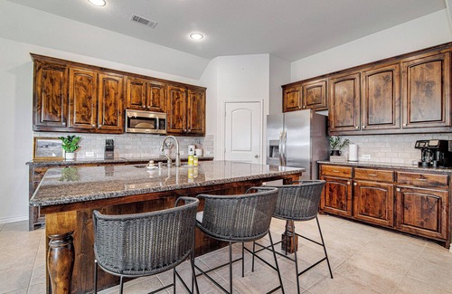 Fort Worth Casa | Cozy Retreat at 309 Prince John Drive in Saginaw