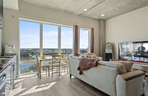 Channel District Apartamento | Cozy Retreat Channelside | 1 BR | Great Amenities