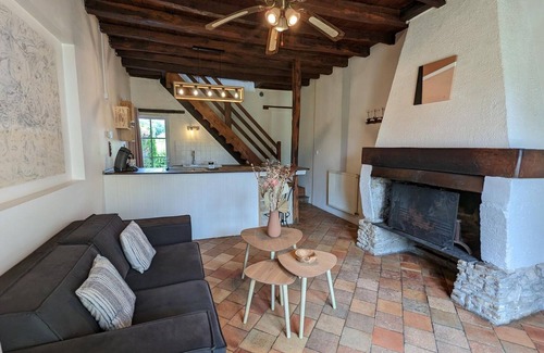 Chadurie Cabaña | Acogedor oasis rural con piscina cubierta y calefacción, ideal para 2 personas