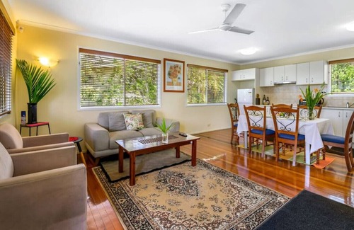 Sunnybank Hills Casa | Cozy retreat house with 3BR