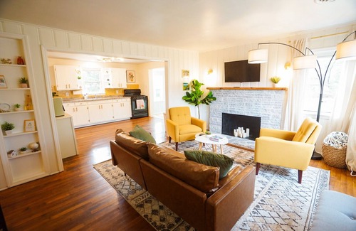 Fort Valley Cabaña | Cozy Retreat - Hot tub + Mountain Views + Pets