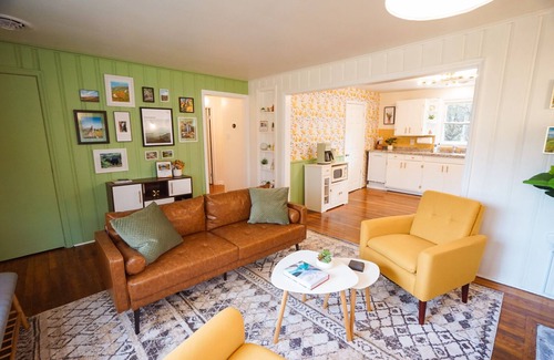 Fort Valley Cabaña | Cozy Retreat - Hot tub + Mountain Views + Pets