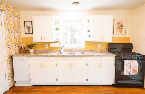 Fort Valley Cabaña | Cozy Retreat - Hot tub + Mountain Views + Pets