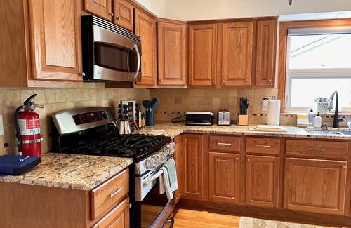 Streamwood Casa | Cozy retreat in a prime location