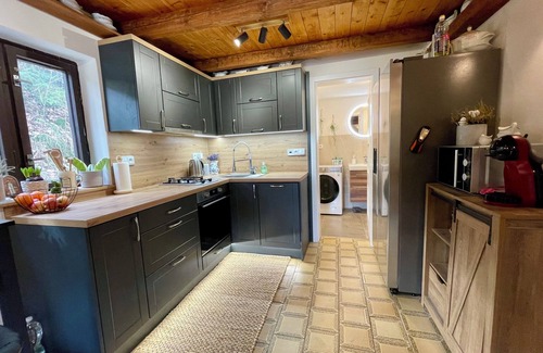 Mladejov Chalet De Esquí | Cozy retreat in relaxing location! Quality hiking, biking, history and cuisine.
