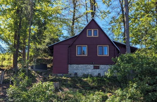 Mladejov Chalet De Esquí | Cozy retreat in relaxing location! Quality hiking, biking, history and cuisine.