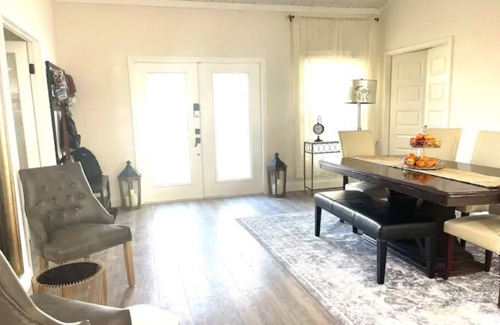 Ballast Point Casa | Cozy Retreat in the Heart of the City.