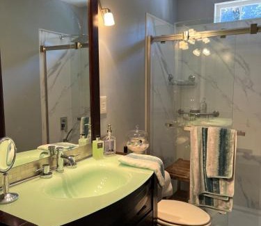 Green Hills Apartamento | cozy retreat in upscale Green Hills in west Nashville