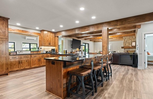 Ray County Casa | Cozy retreat on small acreage, 10 minutes from Excelsior Springs!