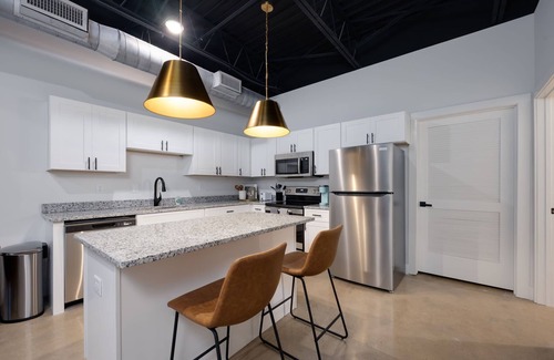 Nashville Condominio | Downtown Nashville Loft – Sleeps 2, Pets-8 Min BNA