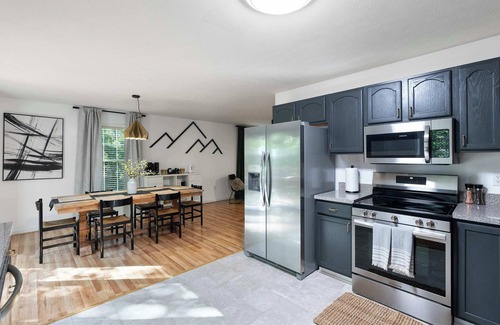Mount Jackson Chalet De Esquí | Cozy Retreat w Hot Tub, Firepit & Grill near Bryce