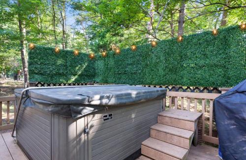 Mount Jackson Chalet De Esquí | Cozy Retreat w Hot Tub Firepit & Grill near Bryce