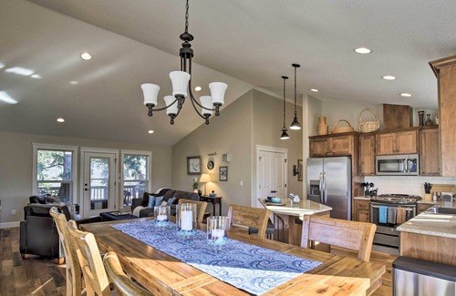 Dallas Casa | Cozy Retreat w/ Private Yard ~ 13 Mi to Salem