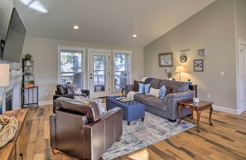 Dallas Casa | Cozy Retreat w/ Private Yard ~ 13 Mi to Salem