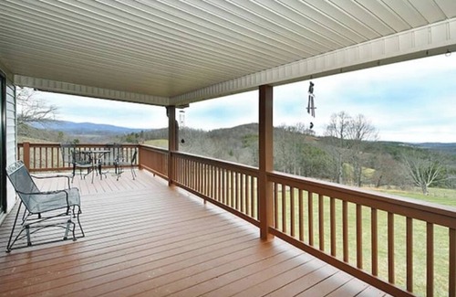 Sparta Casa | Cozy Retreat with 360° Mountain Views