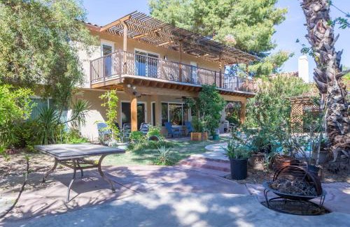 Ahwatukee Foothills Casa | Cozy Retreat with Pool Views Walk to South Mtn Trails