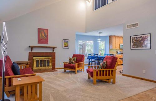 Ahwatukee Foothills Casa | Cozy Retreat with Pool Views Walk to South Mtn Trails