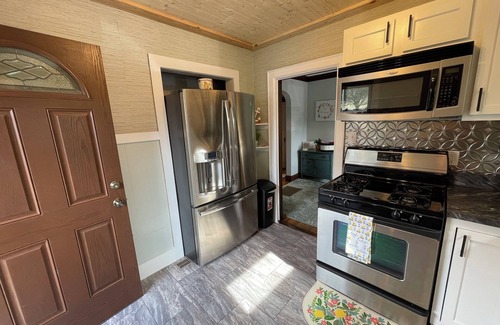 Spring Hill Casa | Cozy River Cottage