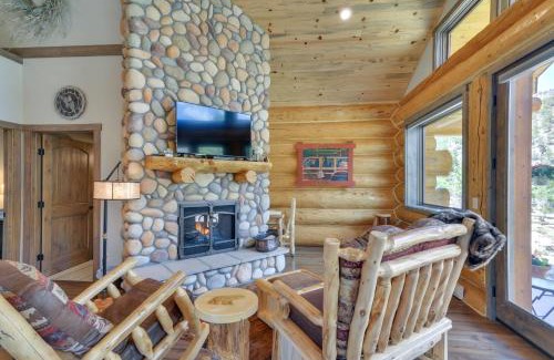 Buena Vista Casa | Cozy Riverfront Cabin about 1 Mi To Buena Vista