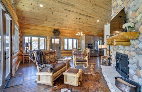 Buena Vista Casa | Cozy Riverfront Cabin about 1 Mi To Buena Vista