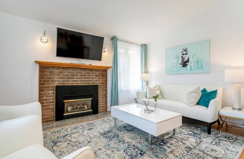 Chateauguay Casa | Cozy riverside home with swimming pool, 25 minutes to Montreal DT