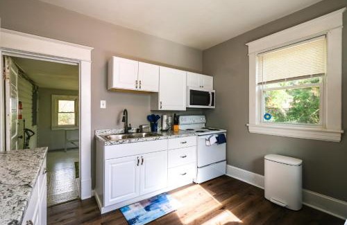 Roanoke Apartamento | Cozy Roanoke Vacation Rental 2 Mi to Downtown!