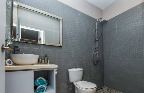 Koyari Apartamento | Cozy & Romantic 1 Bedrm Apartment Close to Best Beaches