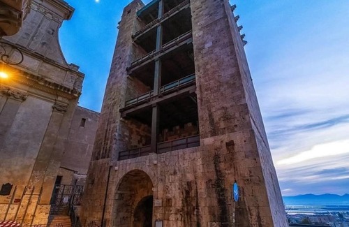 Historic Castle District Apartamento | Cozy room in Cagliari's historic center, hub of Cagliari's movida.