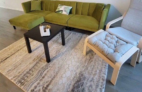 Chateauguay Condominio | Cozy rooms in great condo townhouse!