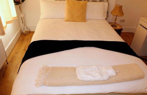 Lower Edmonton Apartamento | cozy rooms or entire Townhouse, close to Tottenham Hotspur Stadium