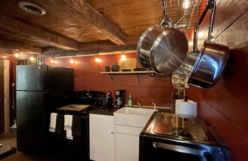 Lanesborough Apartamento | Cozy Rustic Apt in 18th c Berkshire Farmhouse