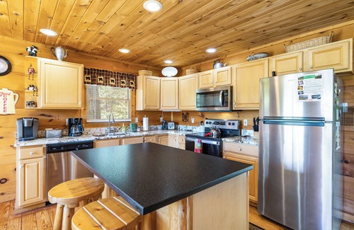 Townsend Casa | Cozy Rustic Cabin with Wonderful Views of the Smoky Mountains