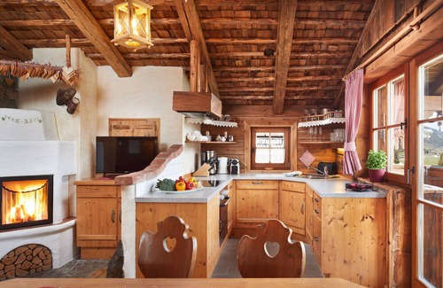 Hundsdorfl Cabina | Acogedor y rústico Almchalet 4 * para 6-9 personas.