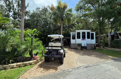 River Ranch Cabaña | Cozy RV Cottage with Golf Cart at River Ranch 417
