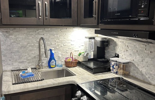 Tropic Casa | Cozy RV in Beach Art District in Melbourne with AC, WiFi, & Pet-Friendly!
