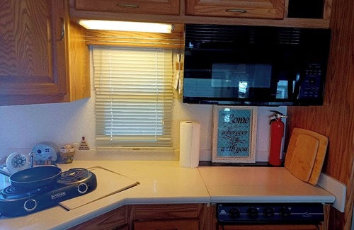 Whiteside Casa | Cozy RV in Fantastic Whitwell with WiFi, AC