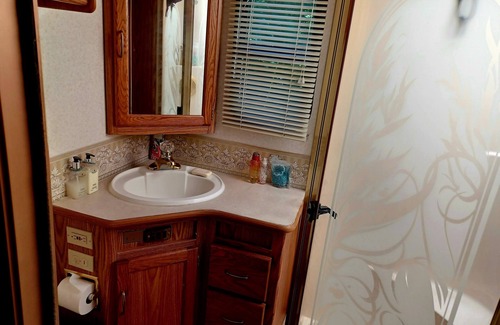 Whiteside Casa | Cozy RV in Fantastic Whitwell with WiFi, AC