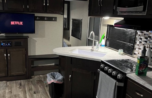 Hanford Casa | Cozy RV in Pleasant Hanford with AC, WiFi