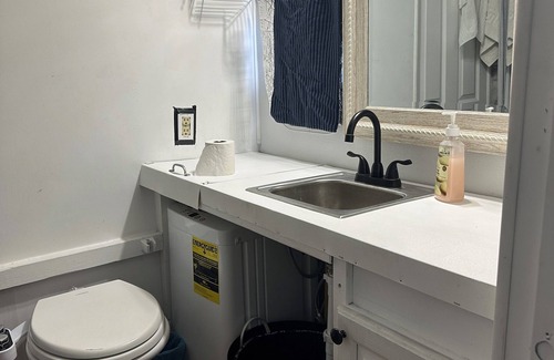 Snow Hill Casa | Cozy RV in Snow Hill