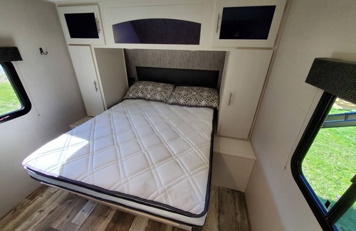 Eustis Casa | Cozy RV in Sylvester Farm Campground and Cabins.