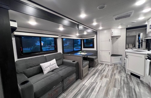 Stafford Casa | Cozy RV in Wonderful Stafford with AC, WiFi. Fully equipped!!