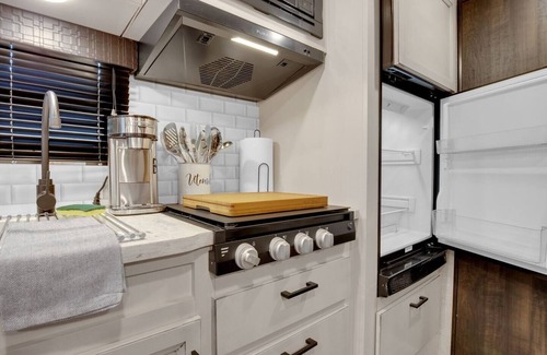 San Marcos Casa | Cozy RV Minutes from Texas State, San Marcos - Country Living