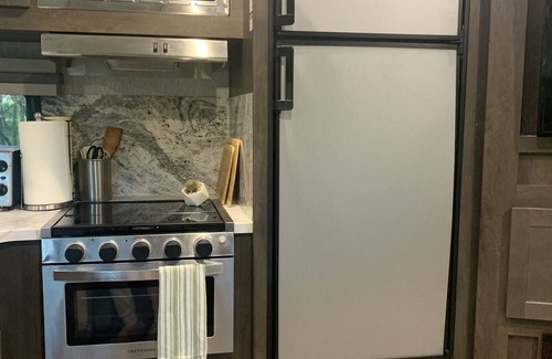 Atascadero Casa | Cozy RV surrounded by nature—close to everything the Central Coast has to offer!