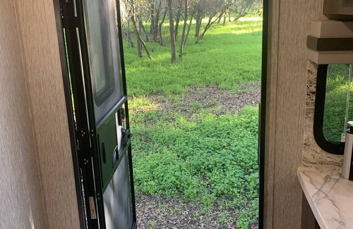 Atascadero Casa | Cozy RV surrounded by nature—close to everything the Central Coast has to offer!