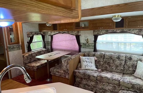 Roan Mountain Casa | Cozy RV with AC and WiFi in charming Roan Mountain