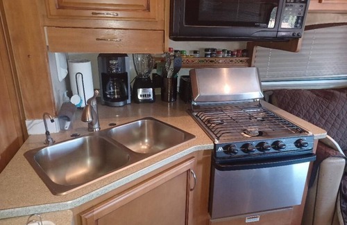 Ramblewoods Casa | Cozy RV with EcoSpa in charming Tijeras