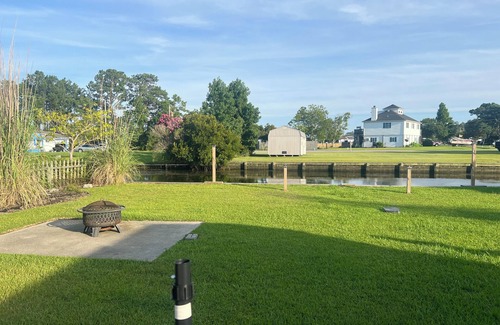 Colington Casa | Cozy RV with WiFi and AC in Welcoming Grandy