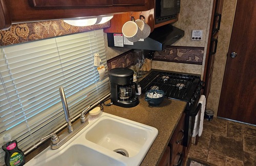 Vinemont Casa | Cozy RV with WiFi and AC in charming Vinemont, minutes from Cullman.