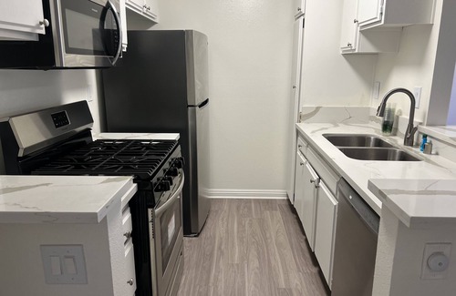 Sherman Oaks Apartamento | Cozy Sanctuary in LA / Sherman Oaks