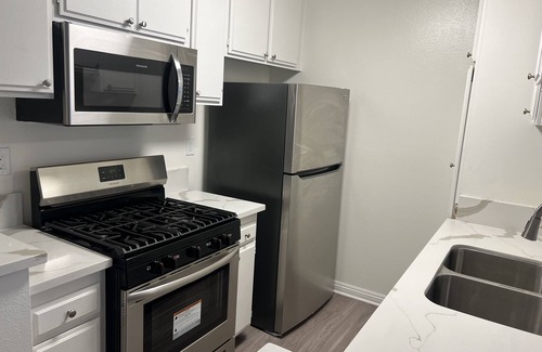 Sherman Oaks Apartamento | Cozy Sanctuary in LA / Sherman Oaks